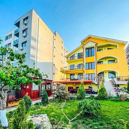 Vila Orange Hotel Navodari Bagian luar foto