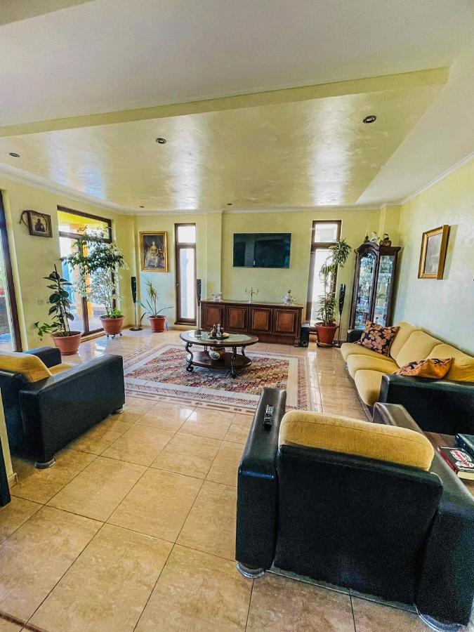 Vila Orange Hotel Navodari Bagian luar foto