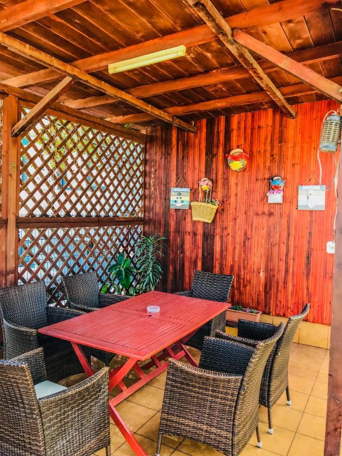 Vila Orange Hotel Navodari Bagian luar foto