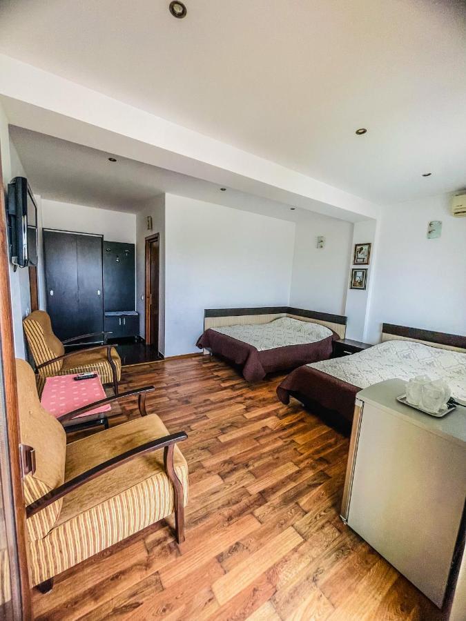 Vila Orange Hotel Navodari Bagian luar foto