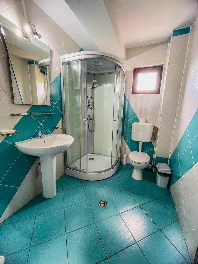 Vila Orange Hotel Navodari Bagian luar foto