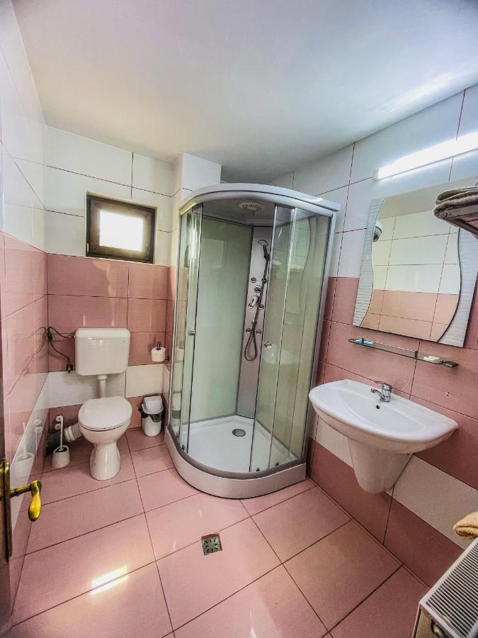 Vila Orange Hotel Navodari Bagian luar foto