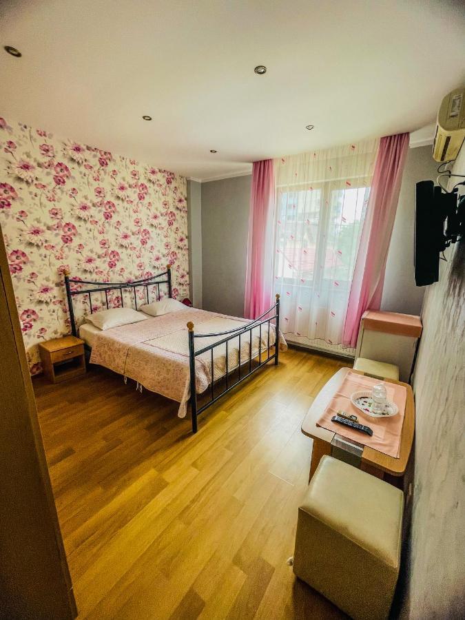 Vila Orange Hotel Navodari Bagian luar foto