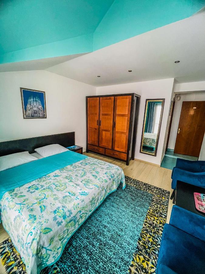 Vila Orange Hotel Navodari Bagian luar foto