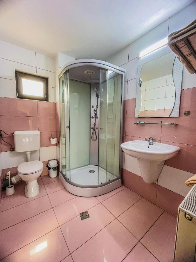 Vila Orange Hotel Navodari Bagian luar foto