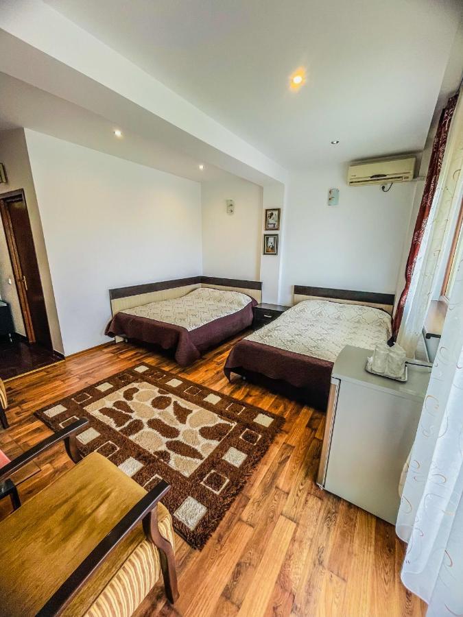 Vila Orange Hotel Navodari Bagian luar foto