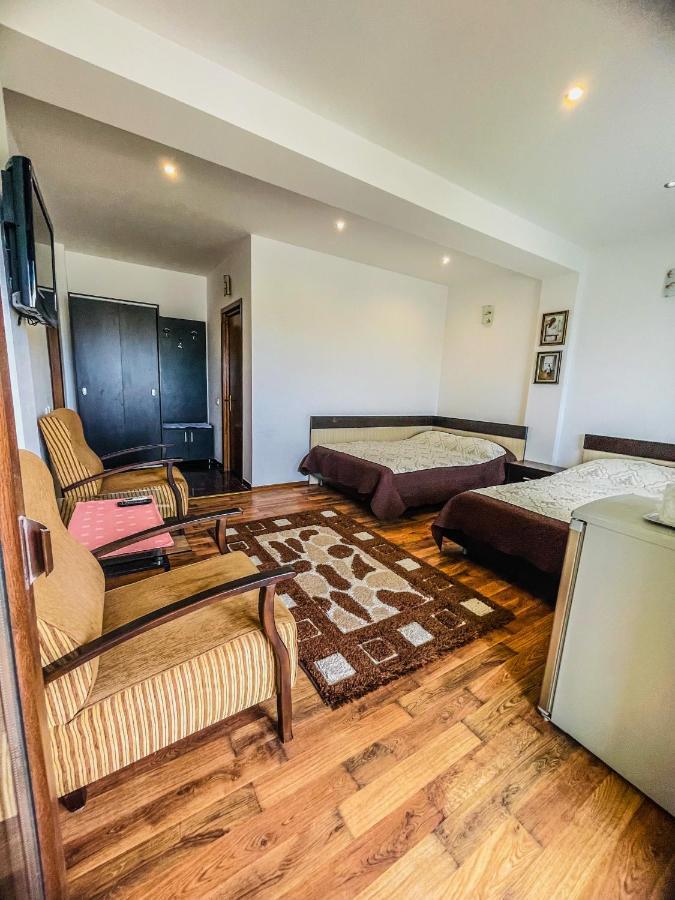 Vila Orange Hotel Navodari Bagian luar foto