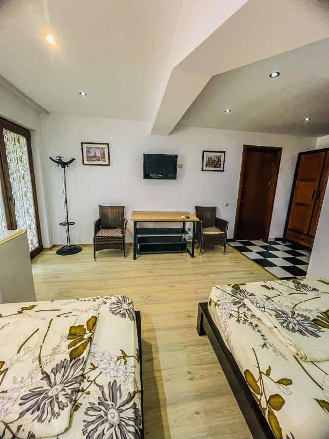 Vila Orange Hotel Navodari Bagian luar foto