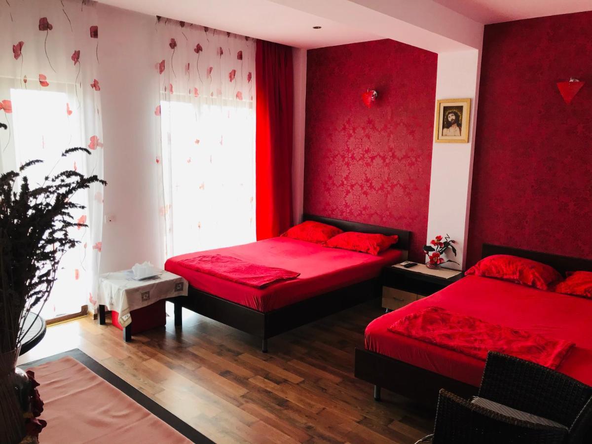 Vila Orange Hotel Navodari Bagian luar foto